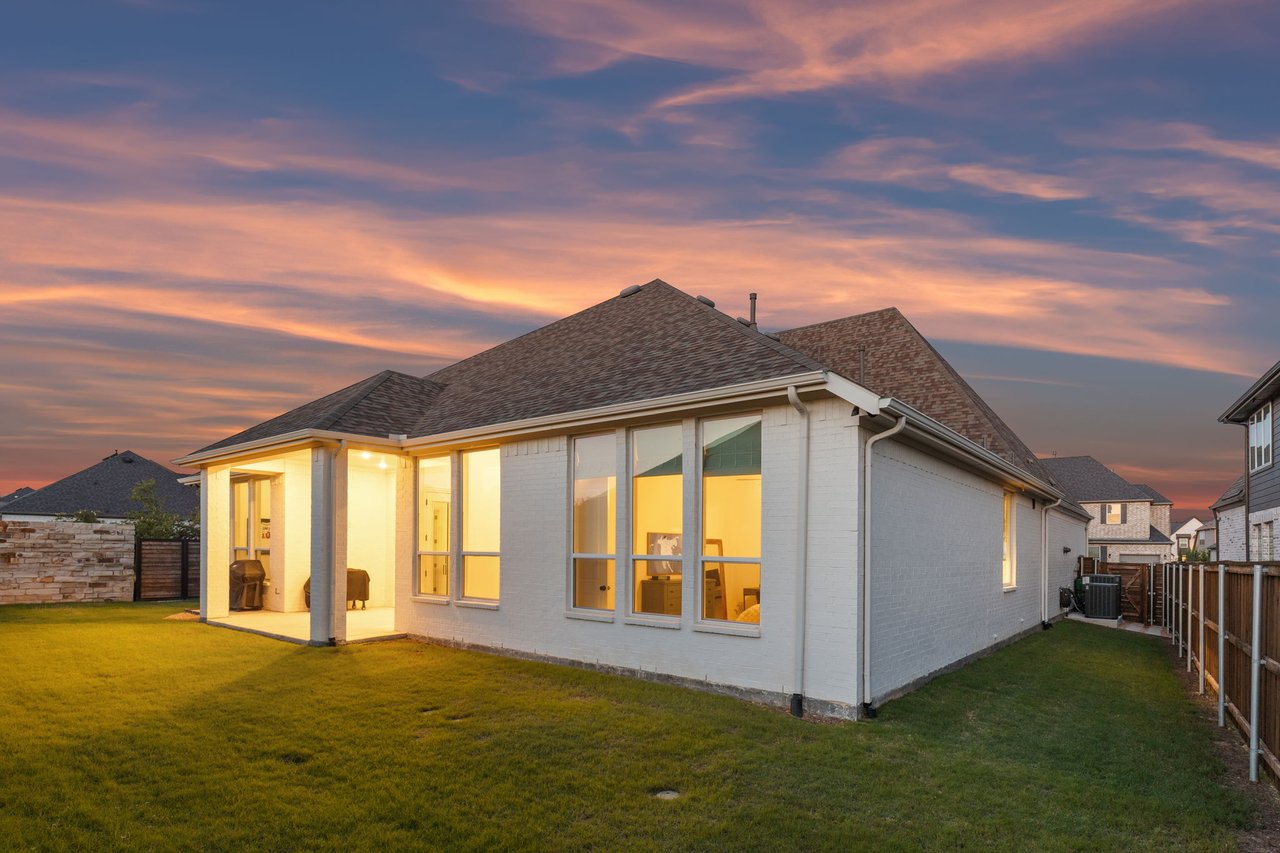 2424 Juniper Ln