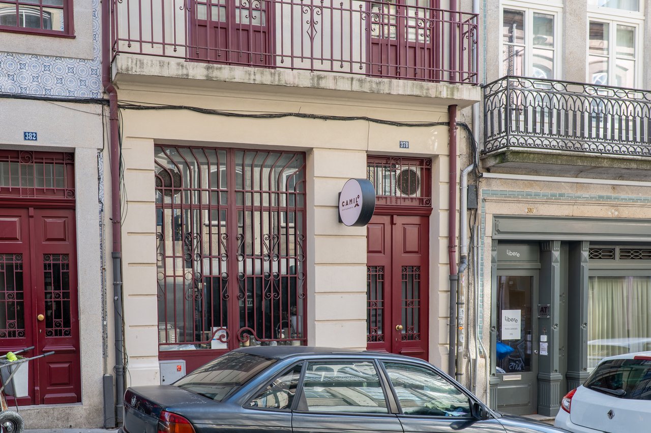 Prime Fine-Dining Restaurant Business Transfer (“Trespasse”) in Central Porto