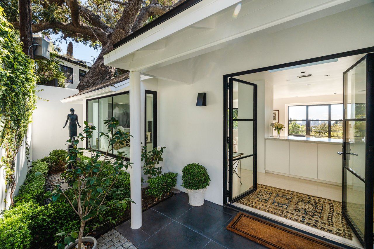 1558 Sunset Plaza Dr, Hollywood Hills