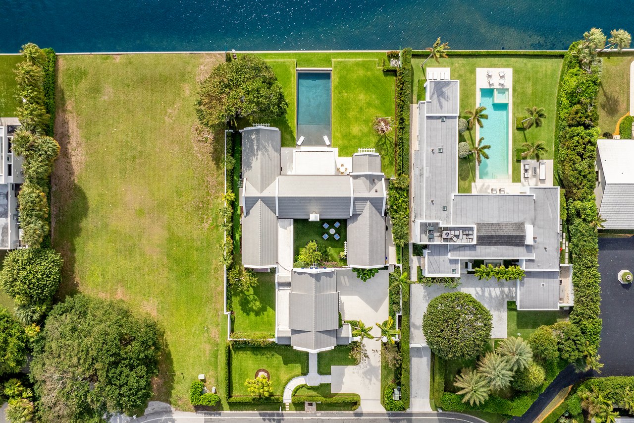 Dutch Colonial Direct Waterfront