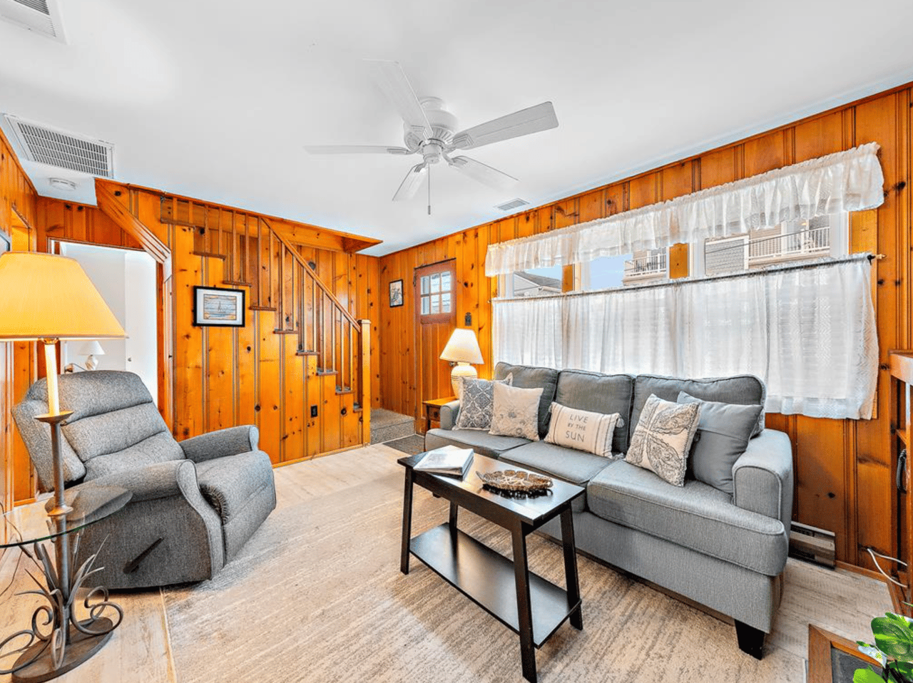 104 E Mermaid Lane, Peahala Park