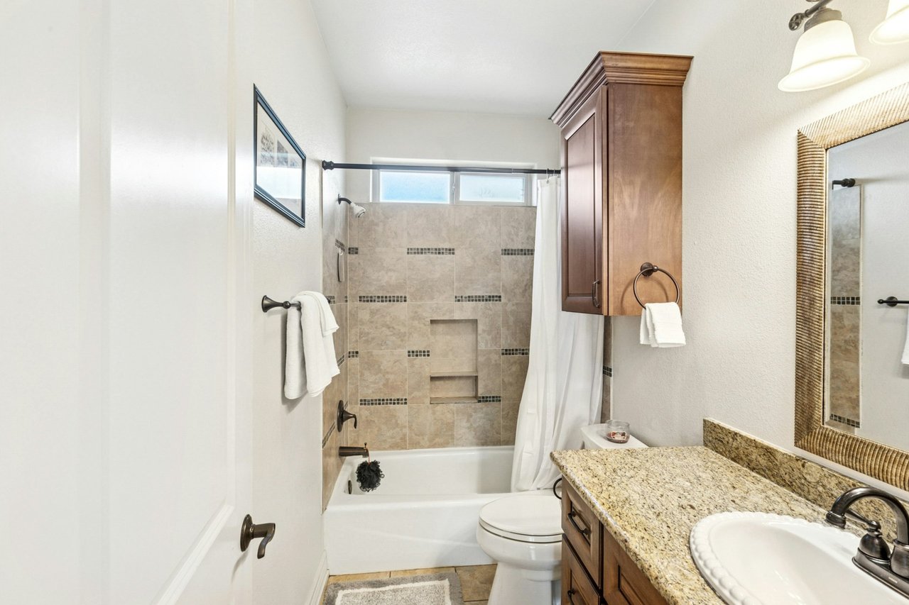 Pre-MLS Open House This Saturday 2-5PM!
