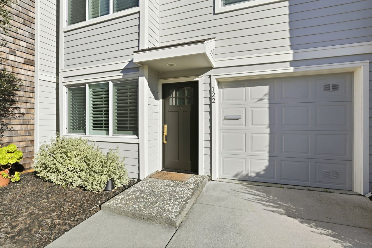 122 Mariner Green Ct