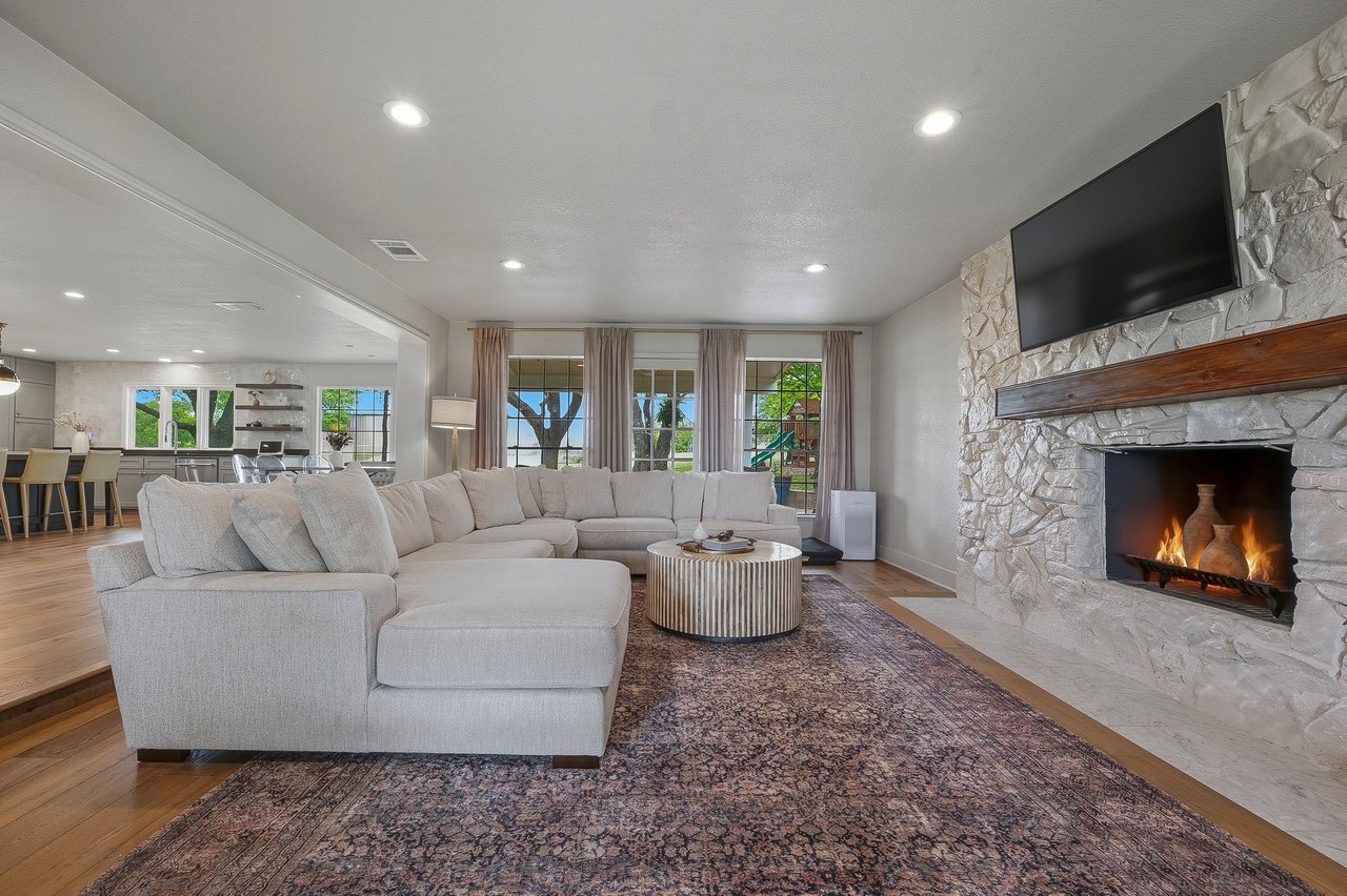 Acreage, Updated, All Near All Saints Episcopal School