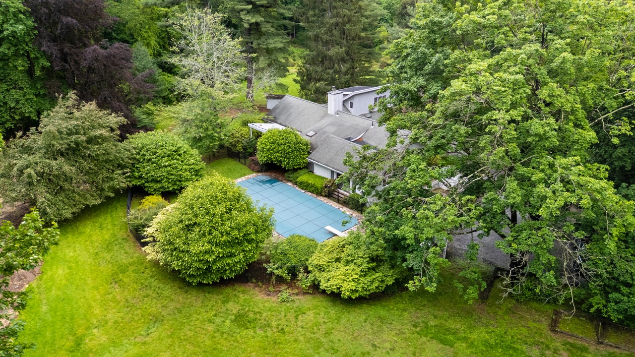 112 Narrows Road