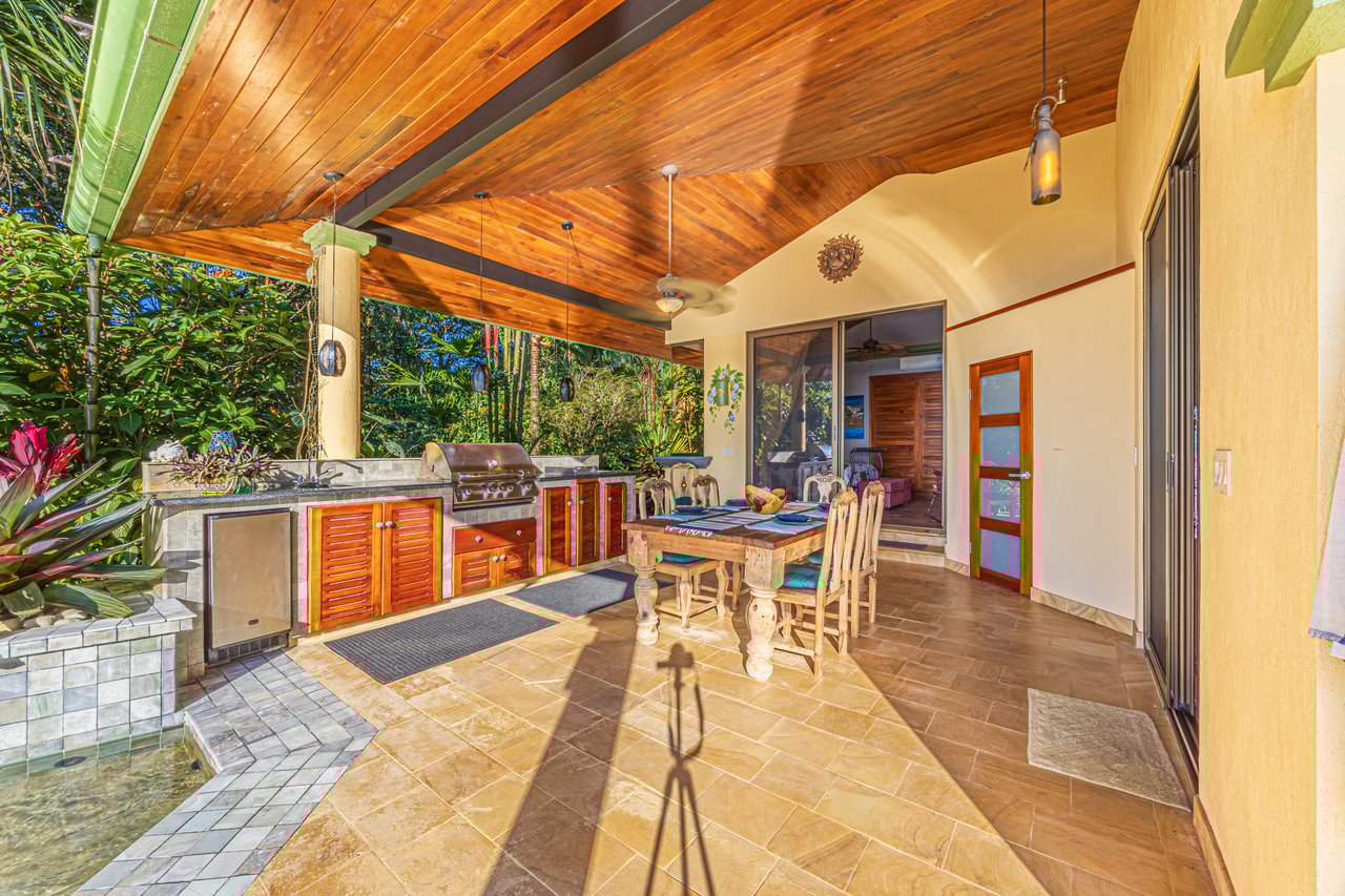 Costa Verde Estates Oceanview Home with Guest House
