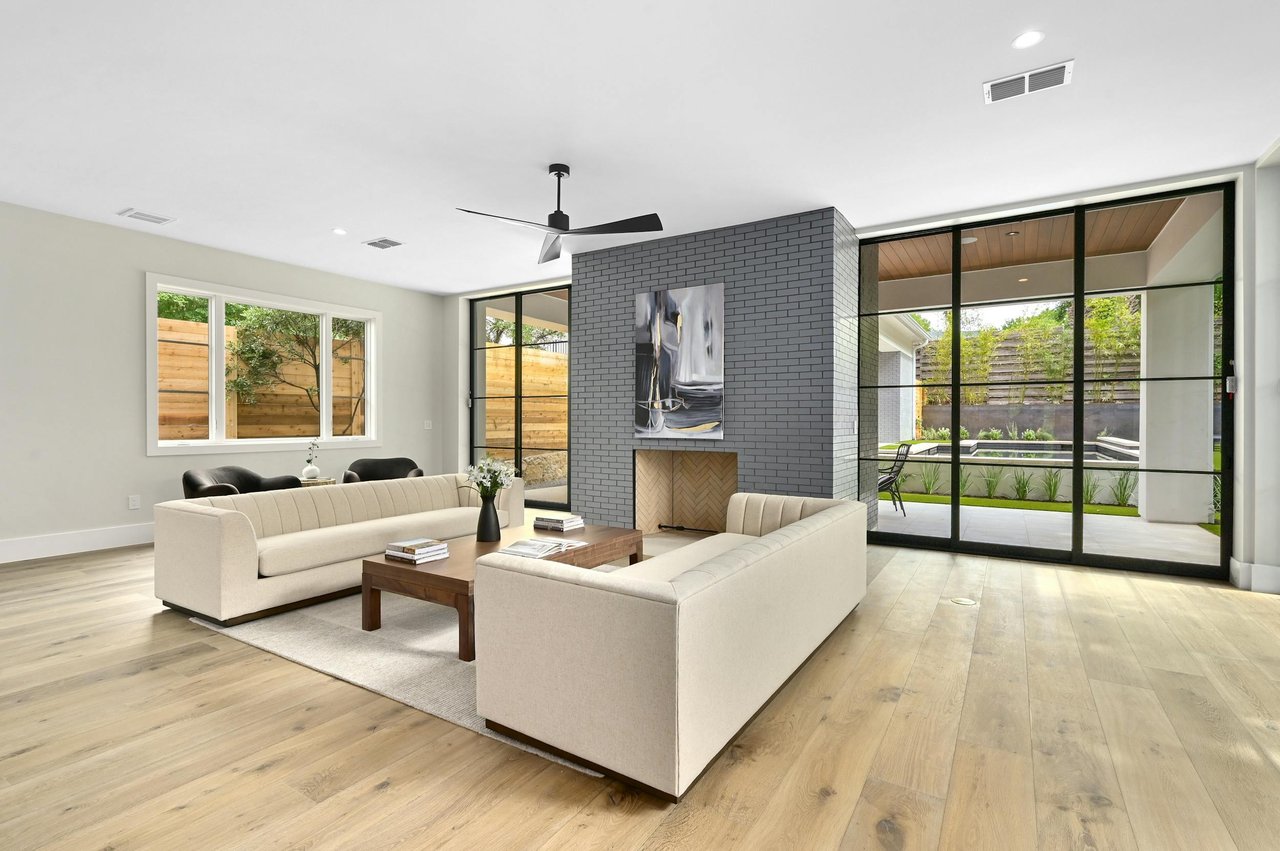 2400 Bridle Path