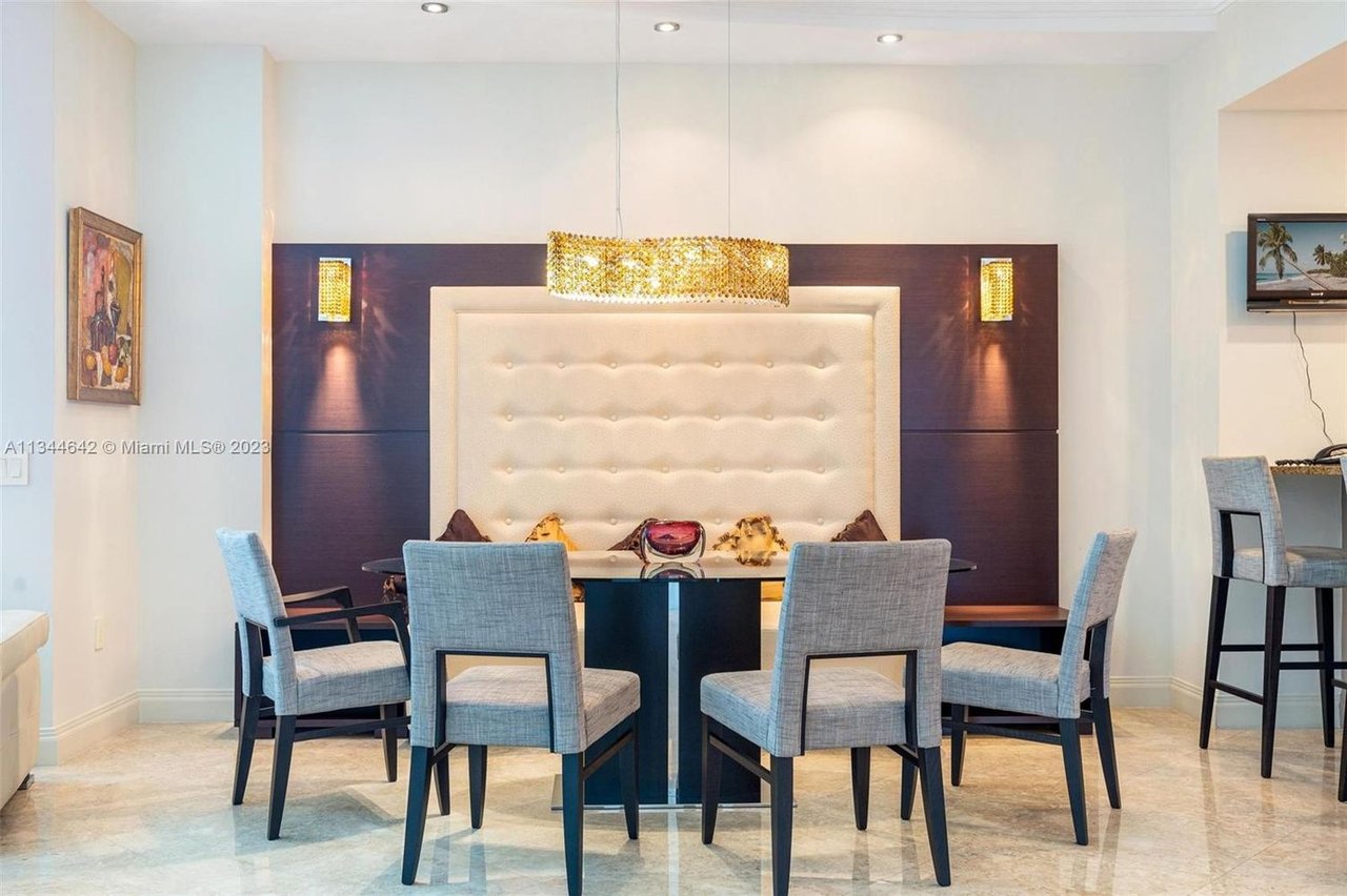 10295 Collins Ave, #304