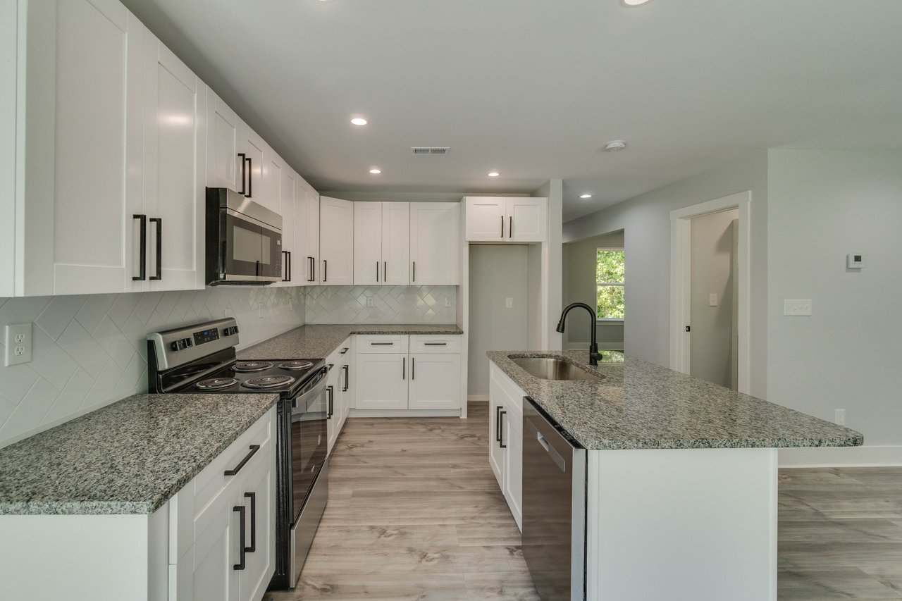 2381 – 2397 Highpoint Rd