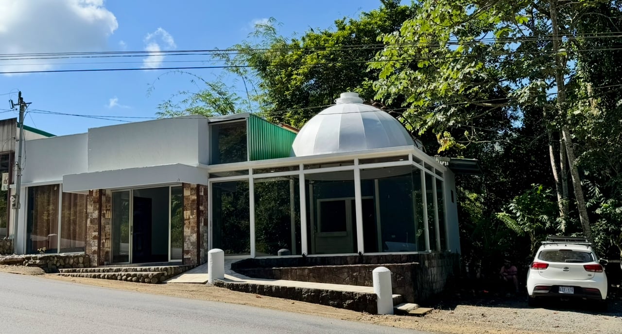 Commercial Shop with Two Cabins in Barú, Dominical