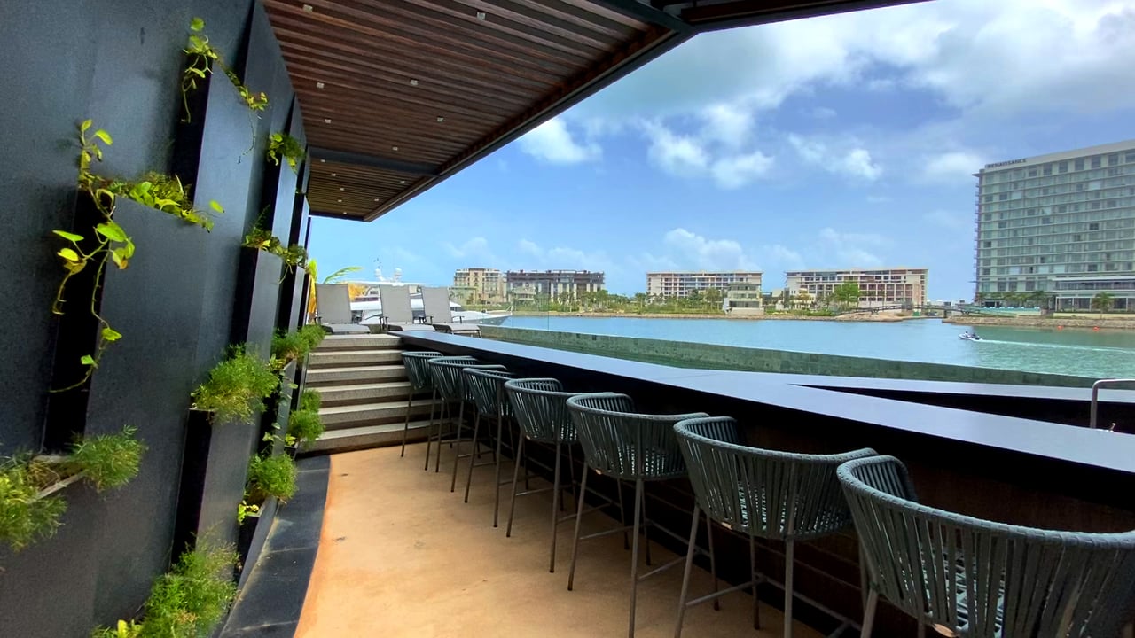 Shark Tower Puerto Cancún