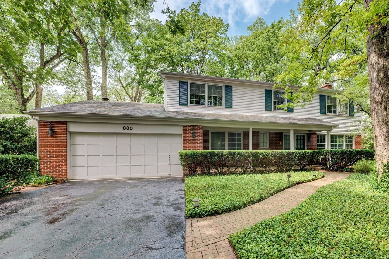 880 Waveland Rd