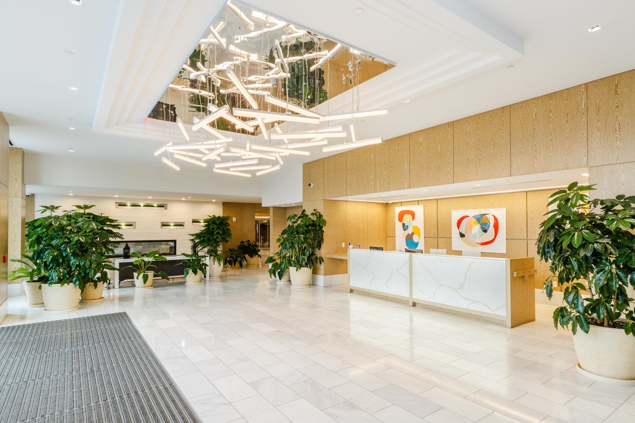 Waterfront Penthouse at Nine on the Hudson 