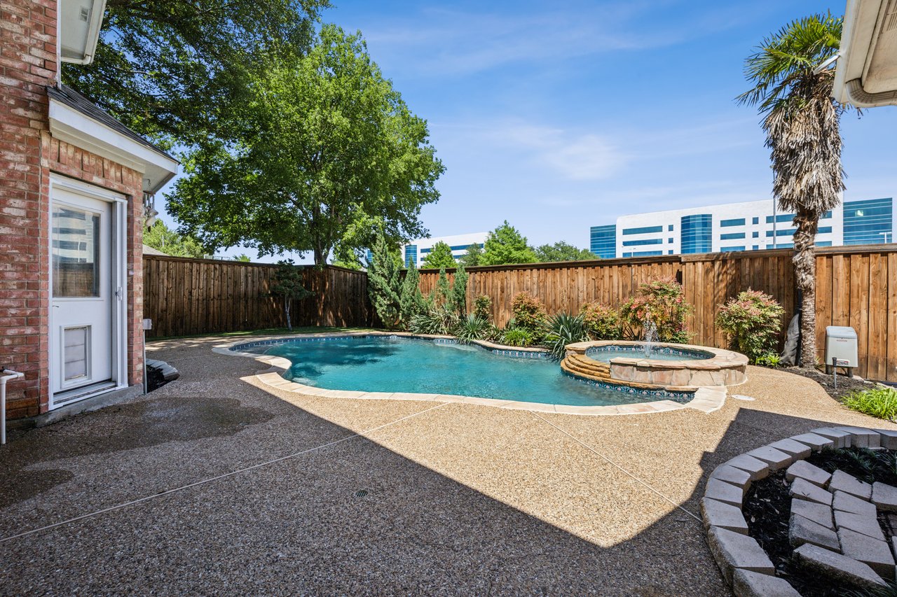 2716 Meadow Hills Lane