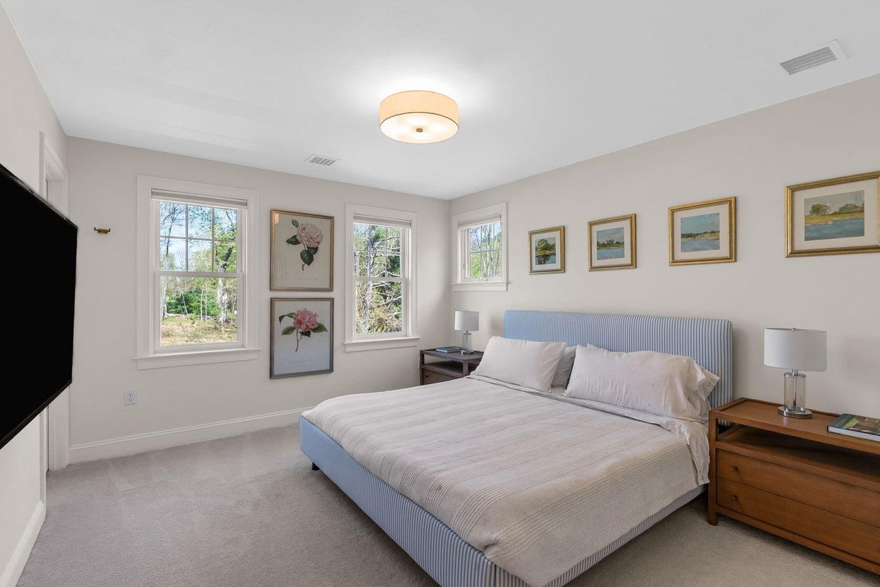 11 Lisa Ln Pembroke, MA 02359