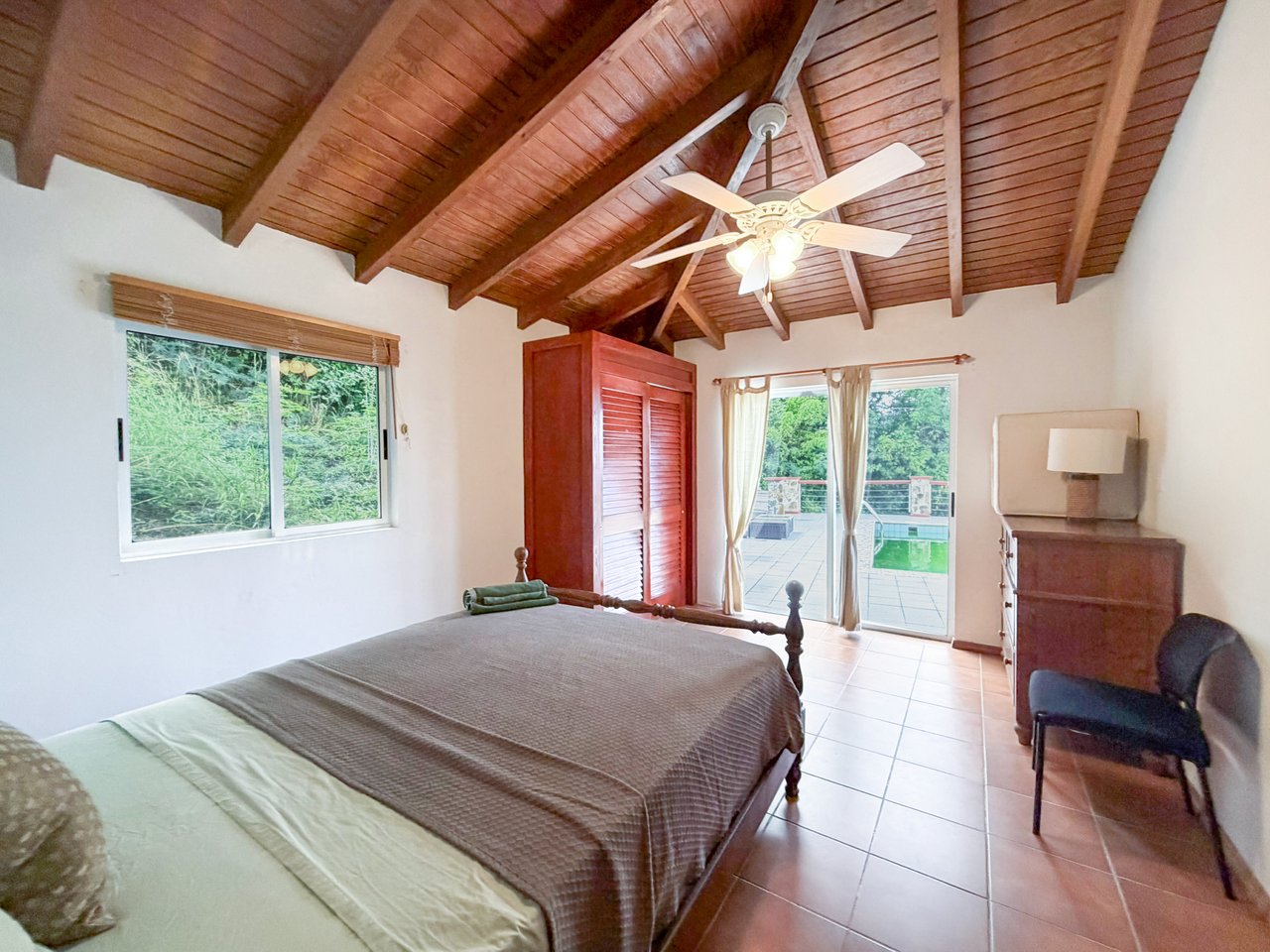 587 Lambert Beach Villa 3 Bedrooms