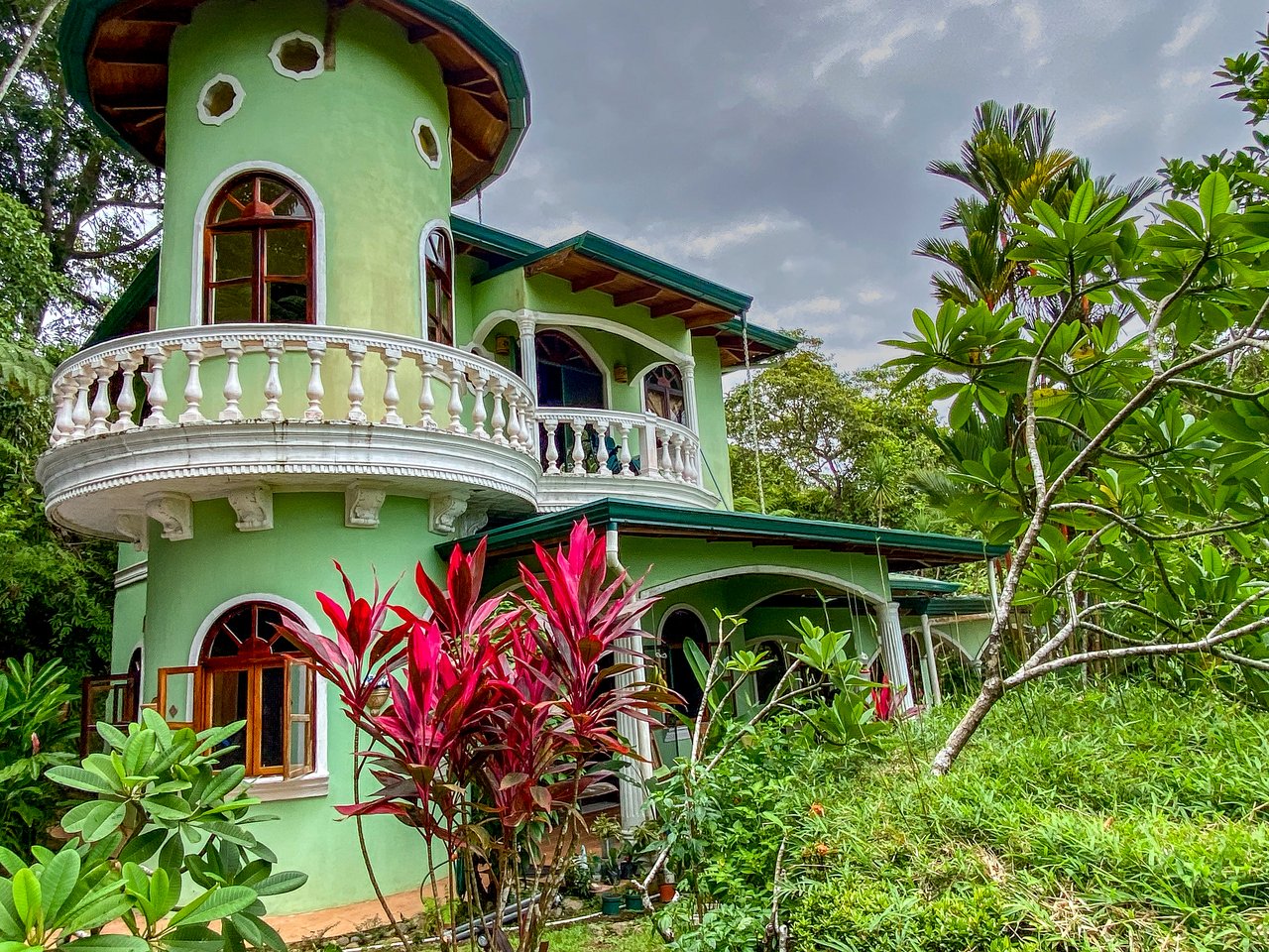 Ocean View Home for Sale in Ojochal with Pool & Jungle Views