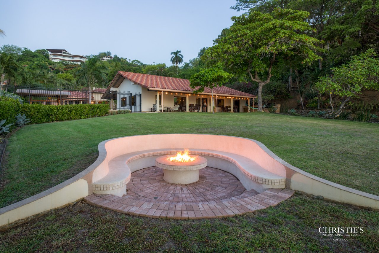 Casa Playa Bonita | Beachfront Luxury Estate in Playa Flamingo