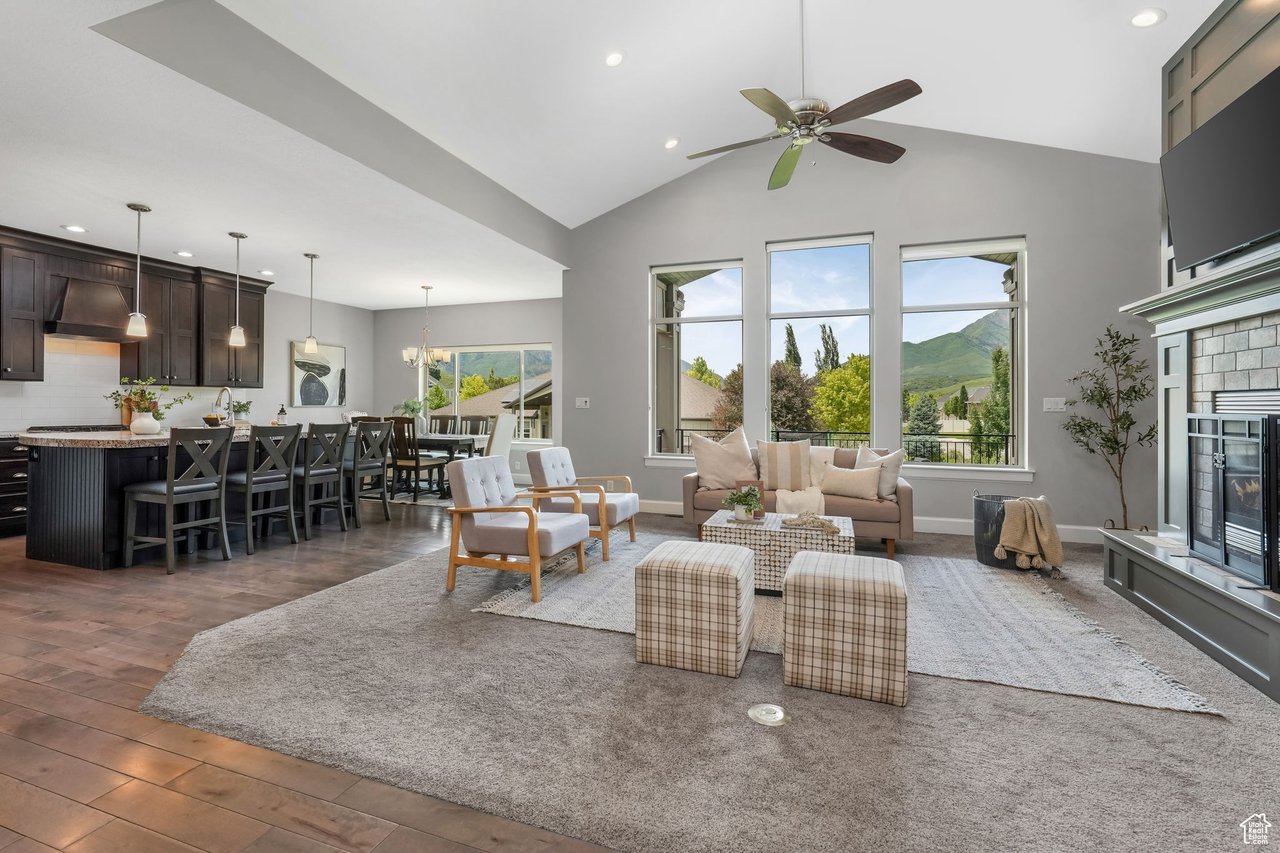 6035 Hidden Valley Rd