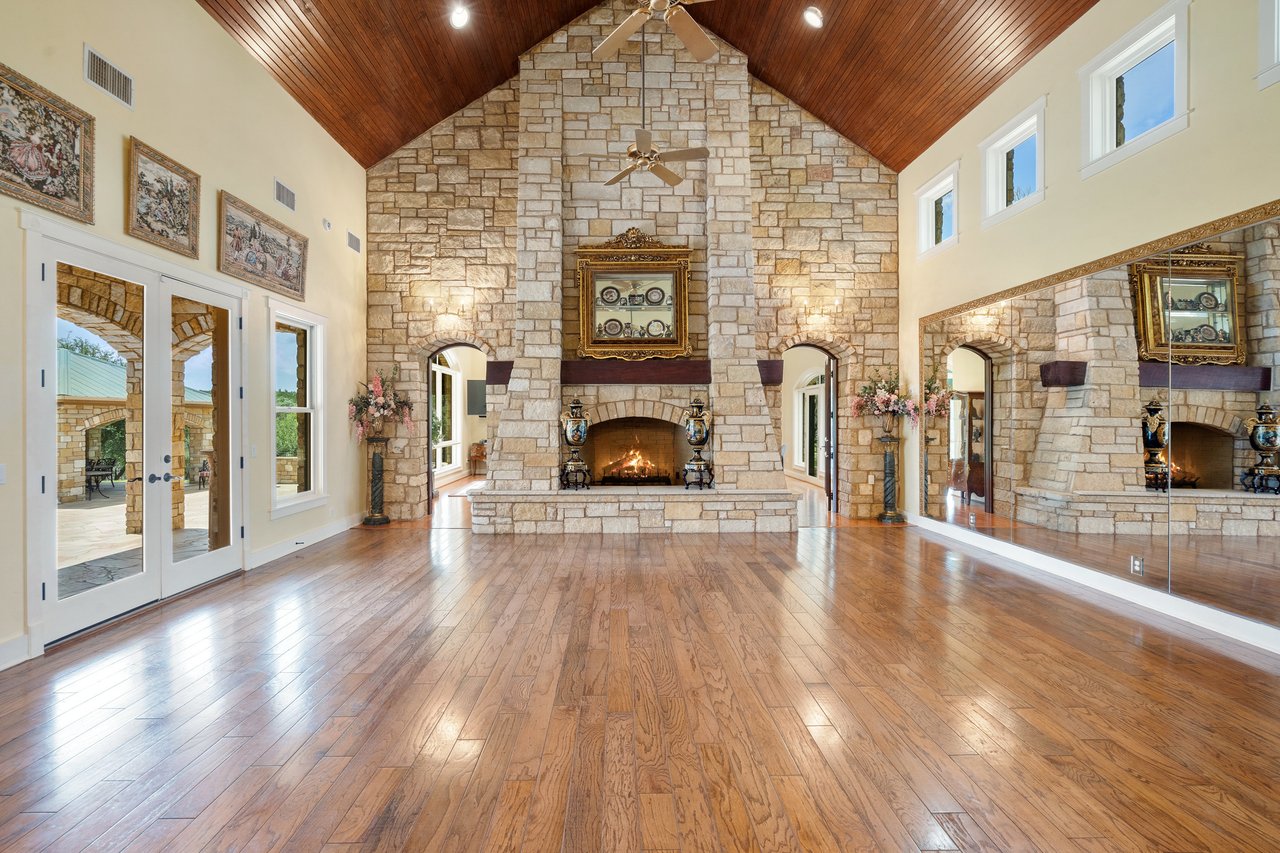 A Rare West Austin Estate on 32 Unrestricted Acres