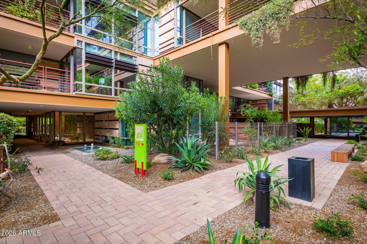 7127 E Rancho Vista Dr, #3009