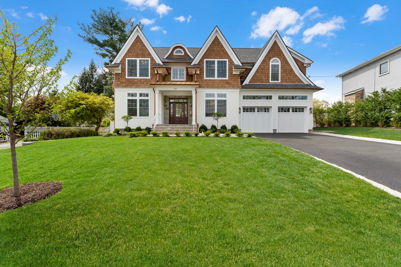 229 Bogert Pl