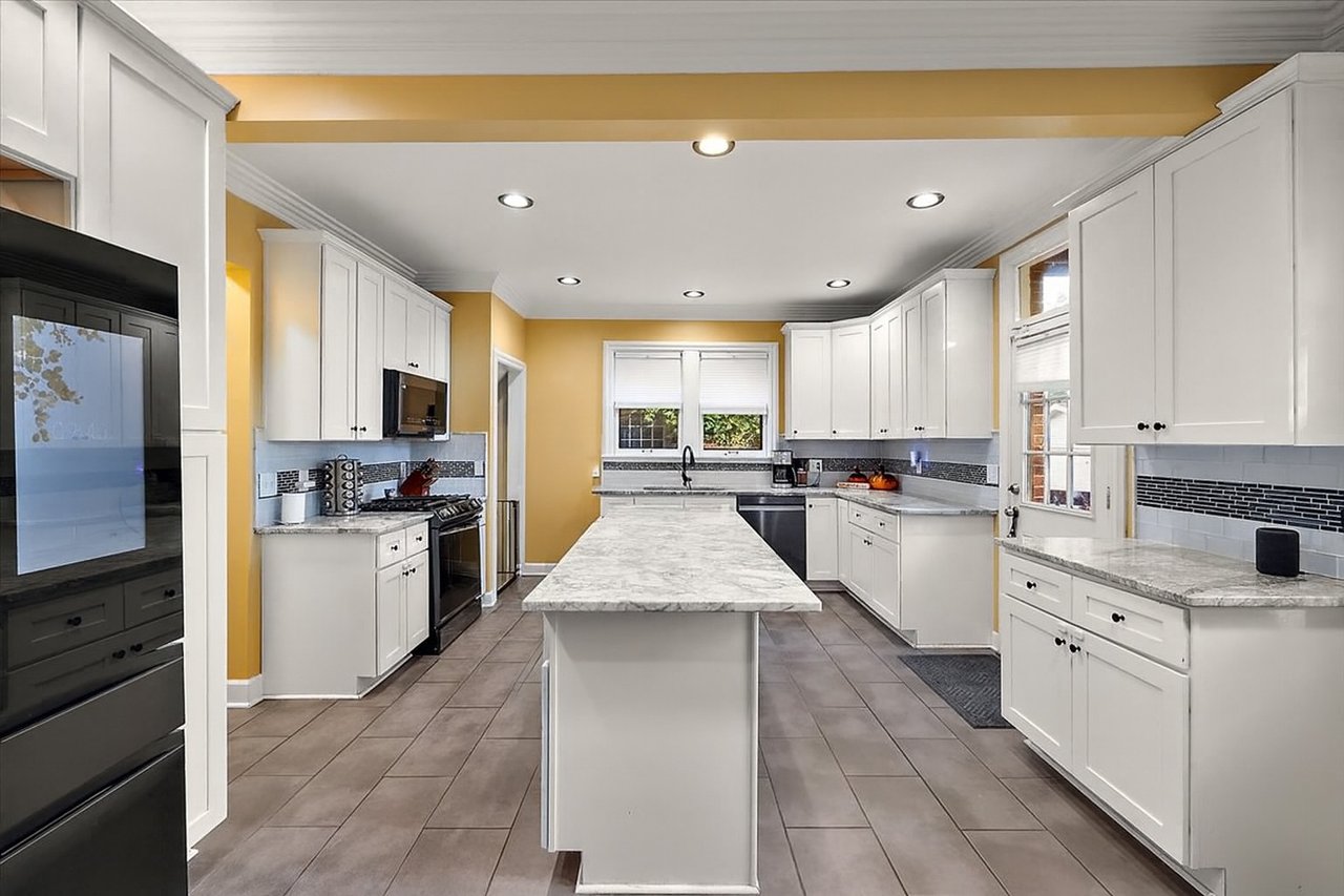 18214 Parkside Street