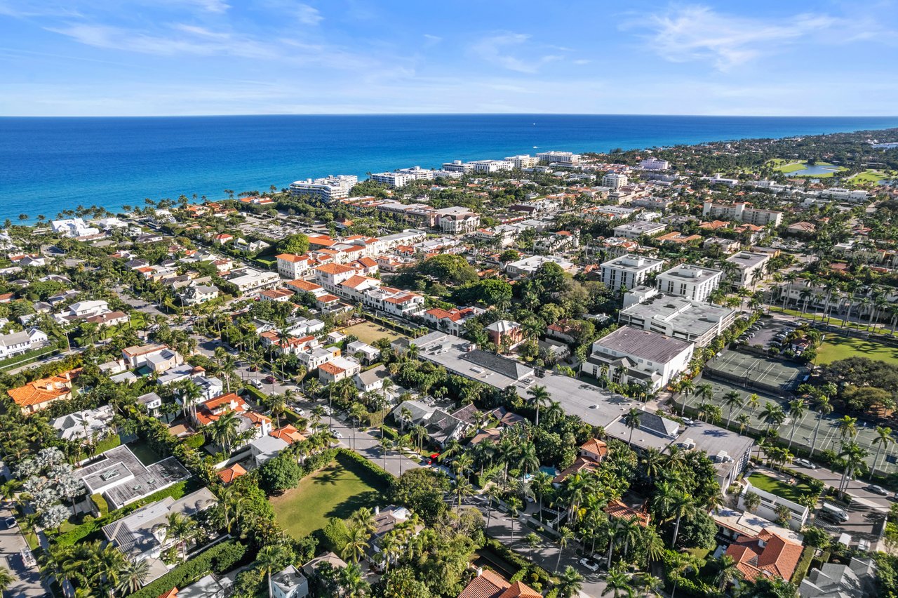 Double Lot Charmer In Town