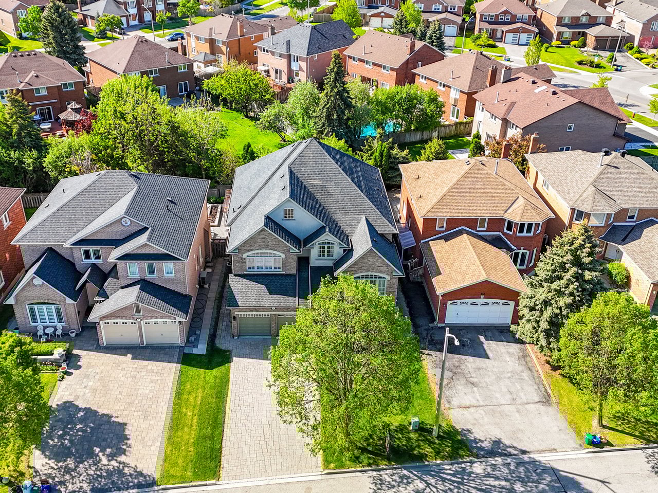 85 Lagani Ave