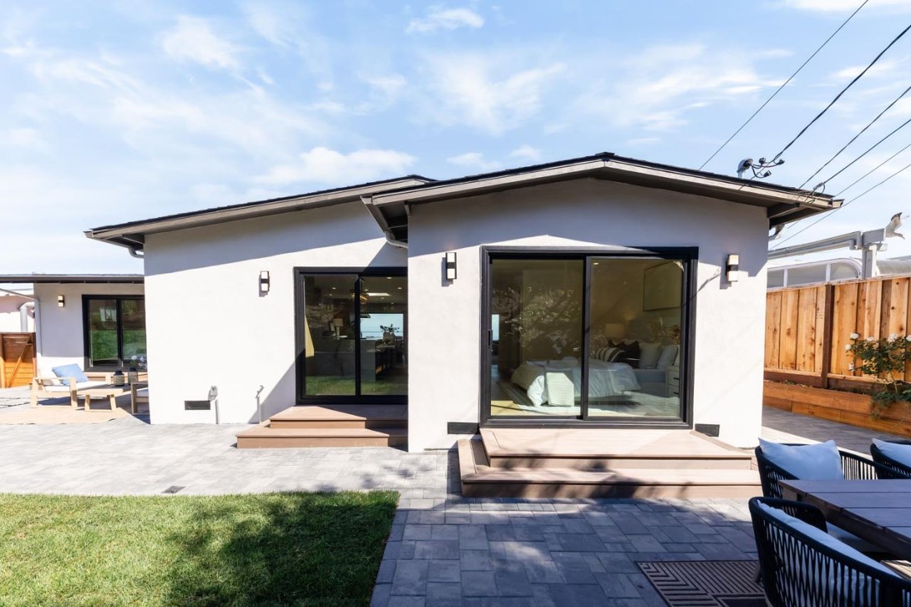 1041 Crestview Drive