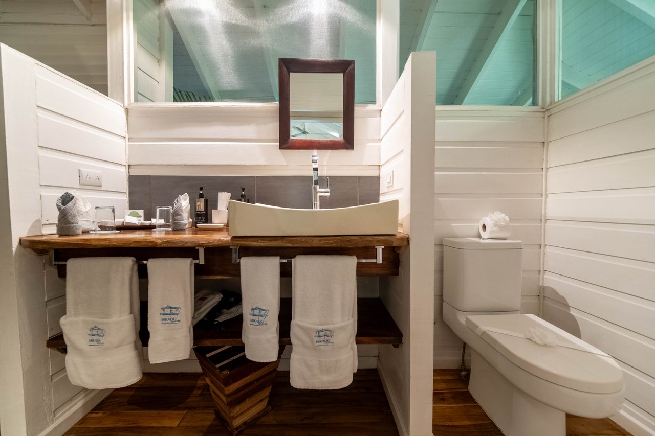 Mikado Natural Lodge | Turnkey Eco Lodge with Ocean Views & Expansion Potential in Guanacaste