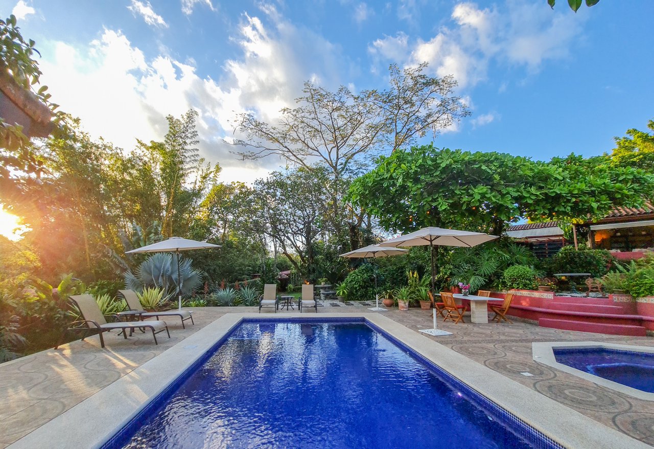 Fully Furnished Luxury Home