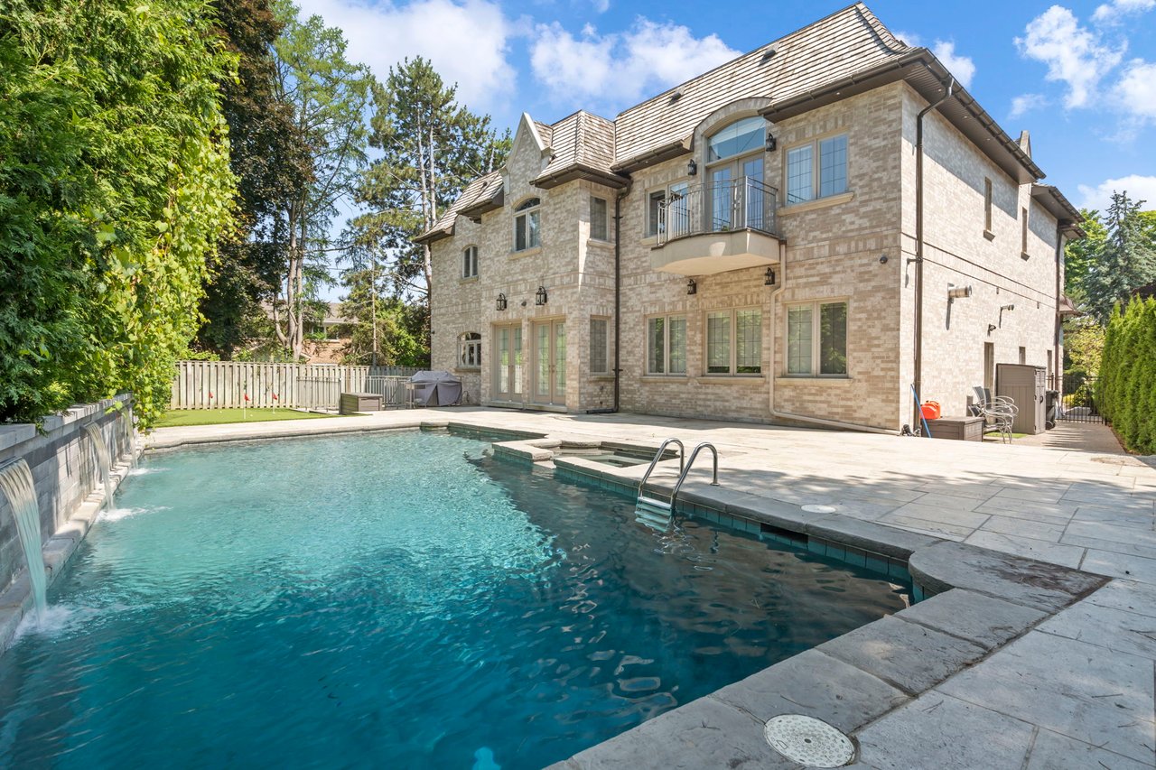 Located In The Prestigious St. Andrew-Windfields