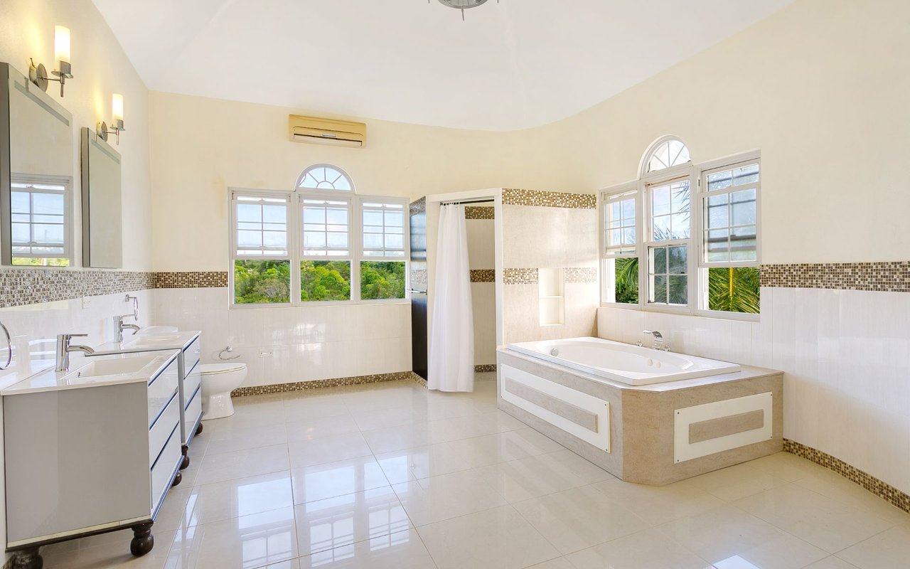 Resort Edge Villa / Les Sotto Voce