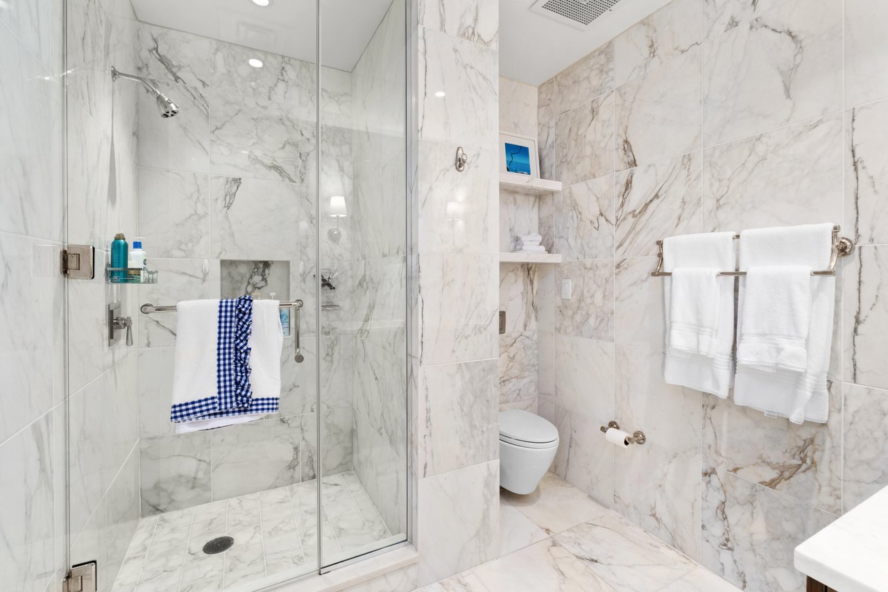 200 Congress Avenue #37H