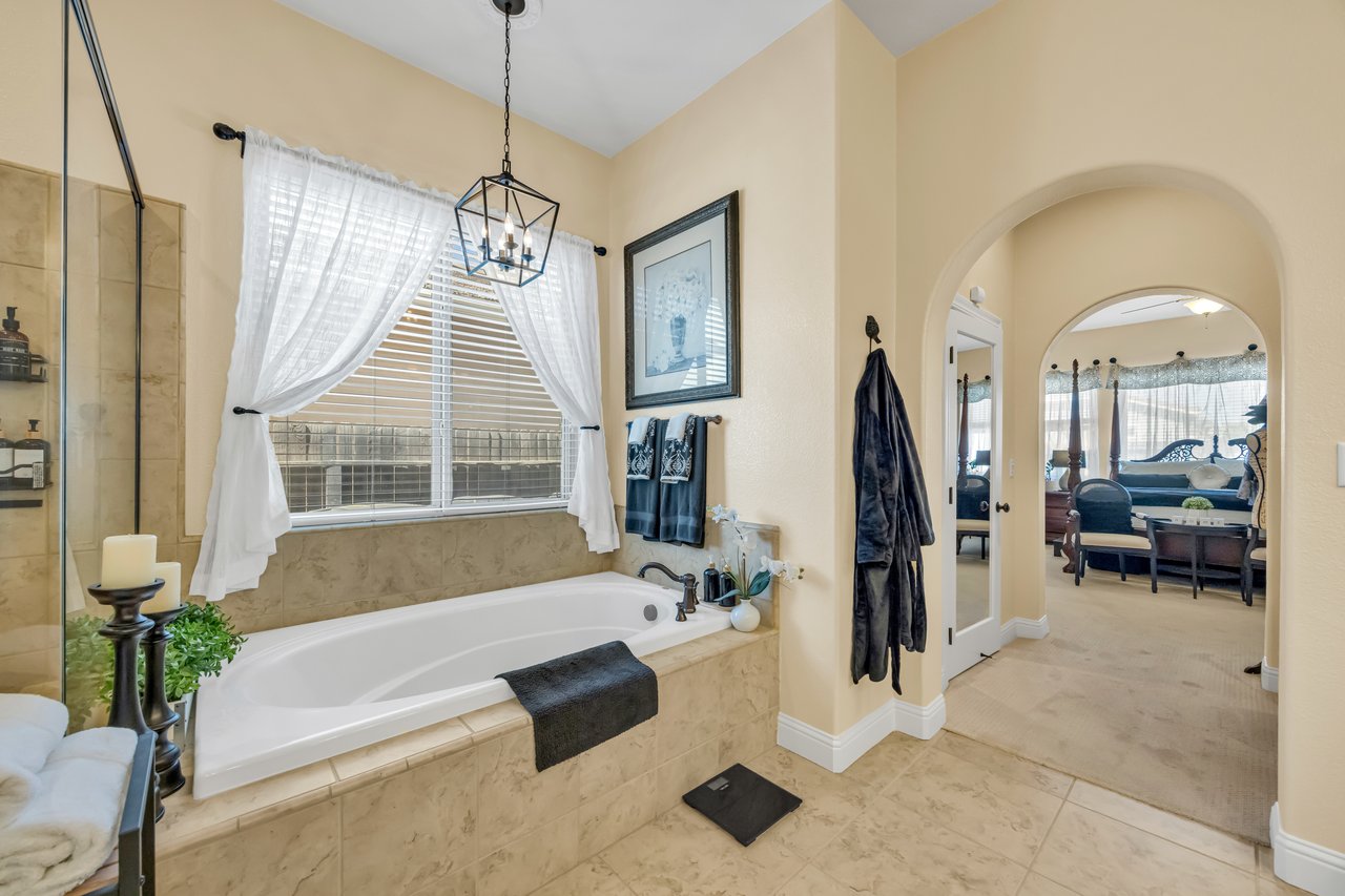 4040 Borderlands Dr