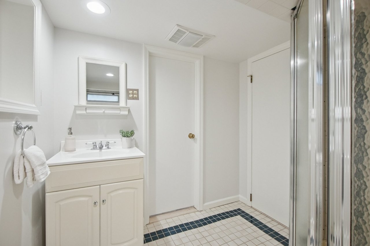 39 Collinwood Rd