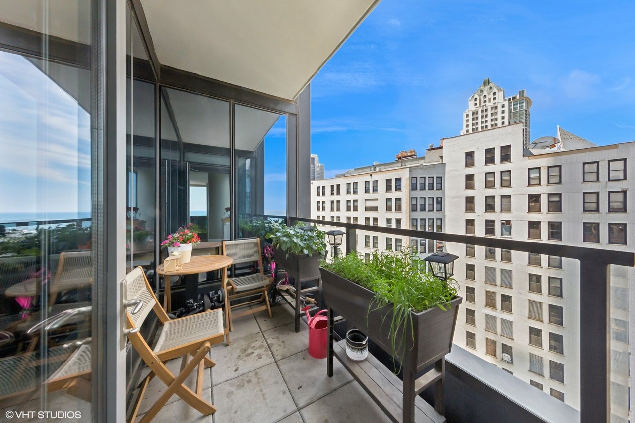 60 E Monroe St Unit 2101