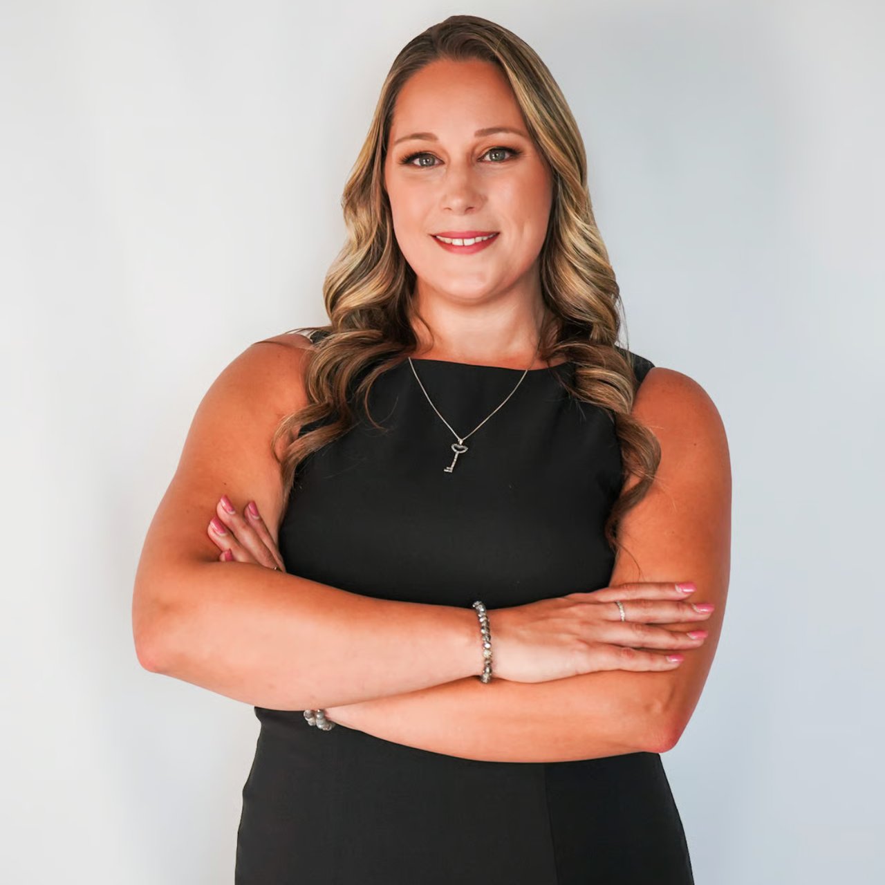 Carole Castillo Tampa, FL Real Estate Agent Headshot