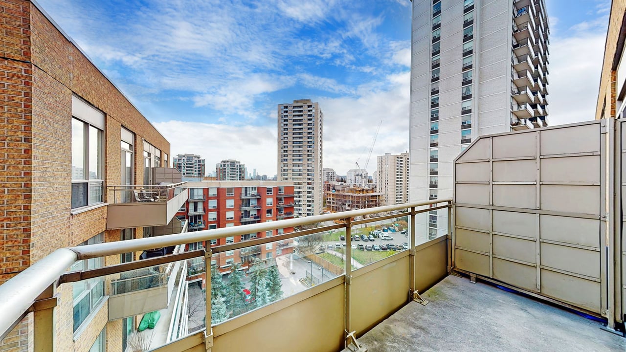 245 Davisville Avenue UPH1