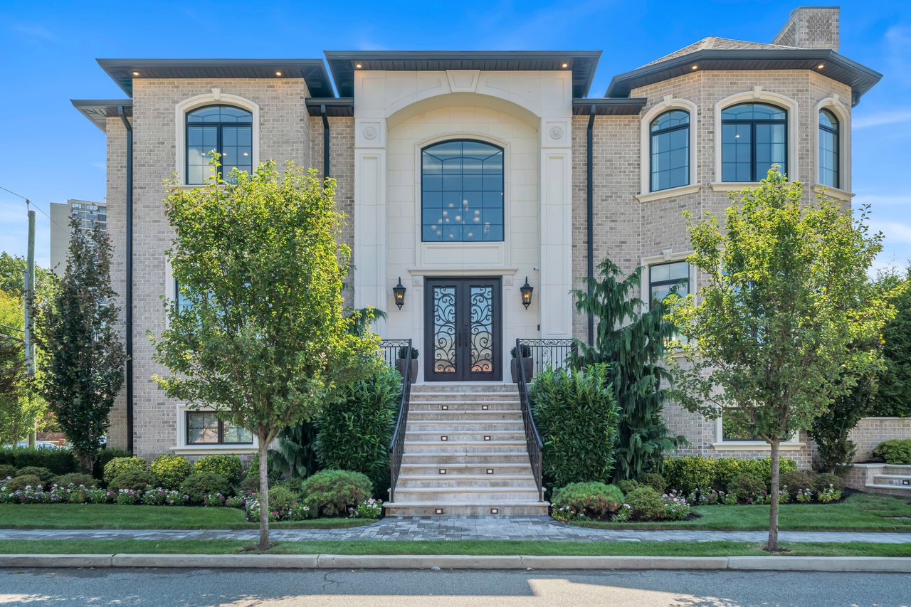 214 Forest Road