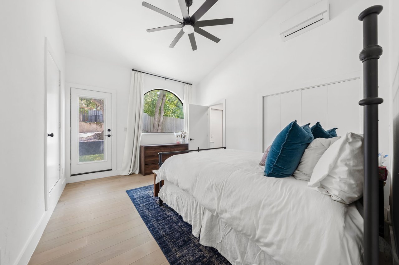 7302 Anaqua Dr