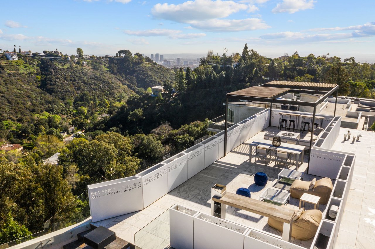 1208 Linda Flora Dr