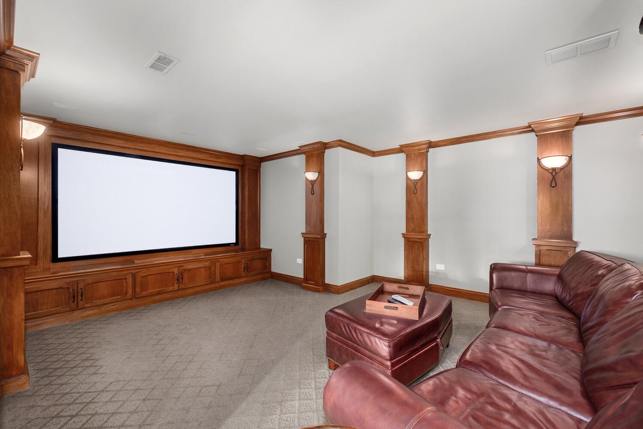 3723 Grand View Ct, St. Charles IL. - Luxury Living in the Tradition Neighborhood