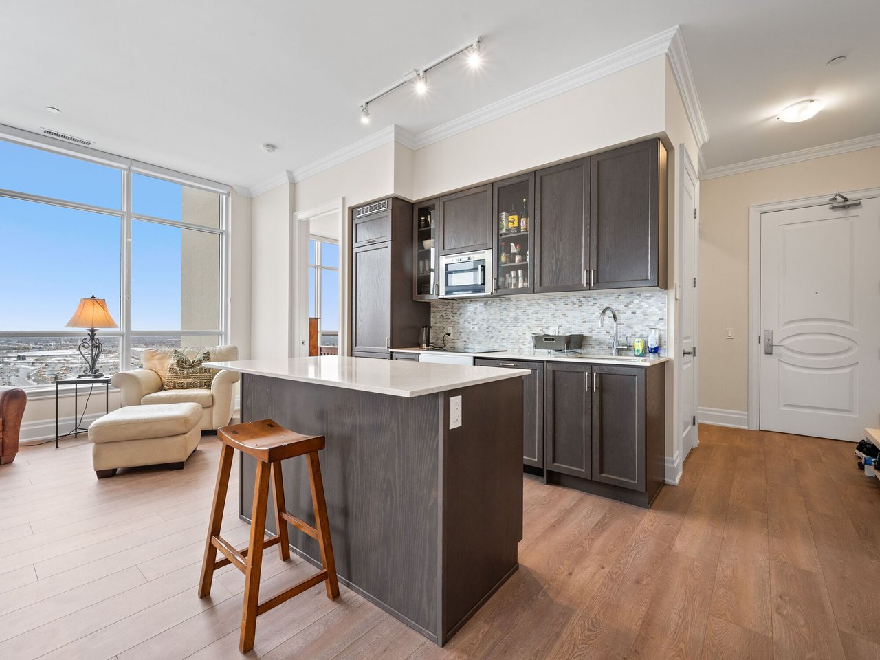 9075 Jane Street Unit: PH08