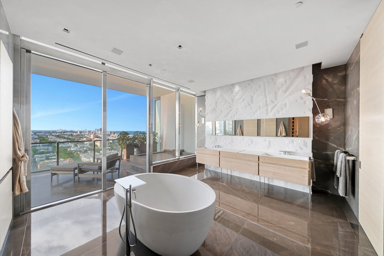 Apogee Penthouse