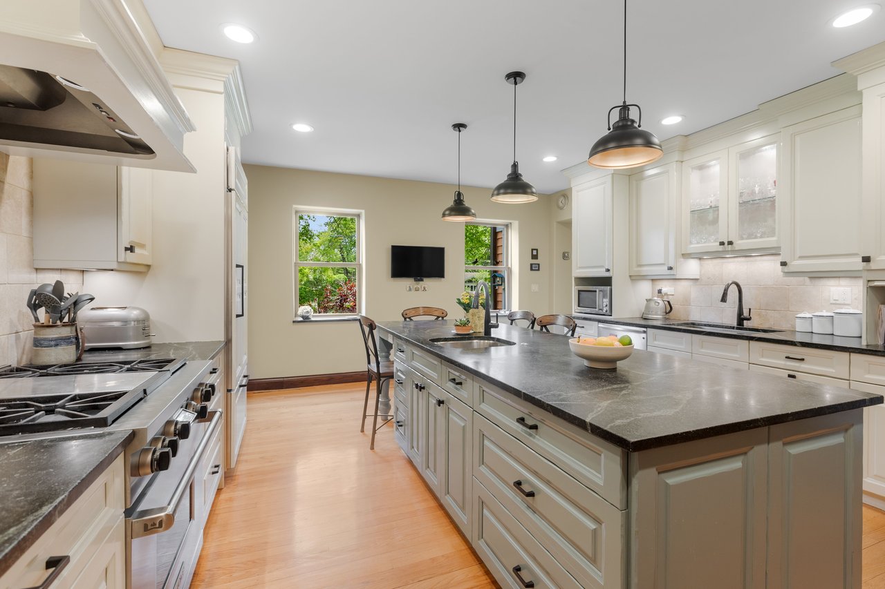 1520 Telegraph Road, Lake Forest