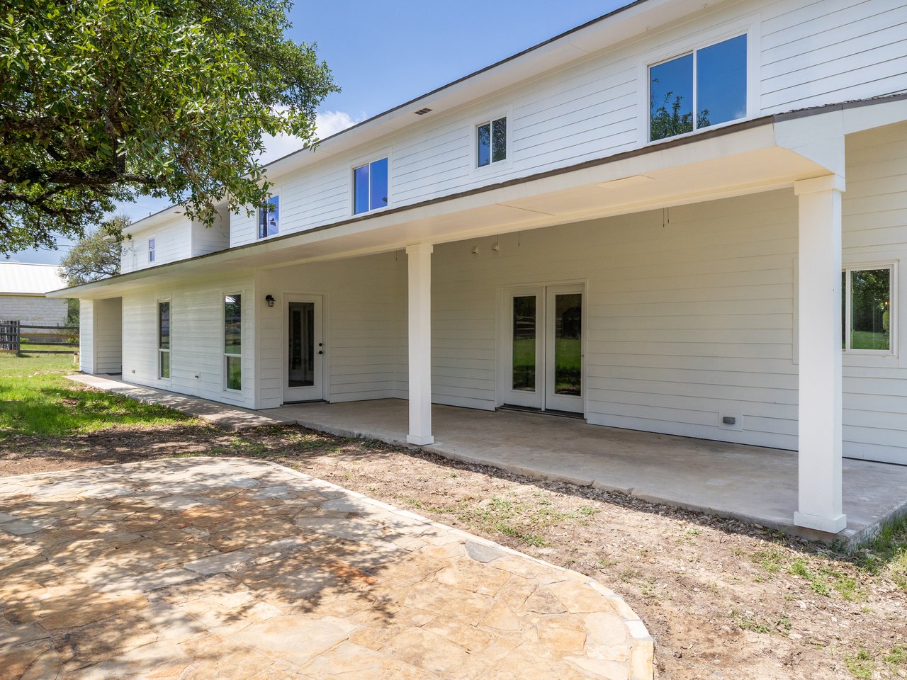Fully Reimagined Hill Country Retreat w/ Private Guest Apartment + 3-Car Garage