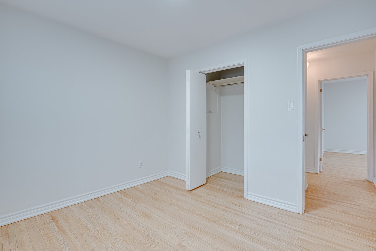 25 Karen Road Unit: Upper