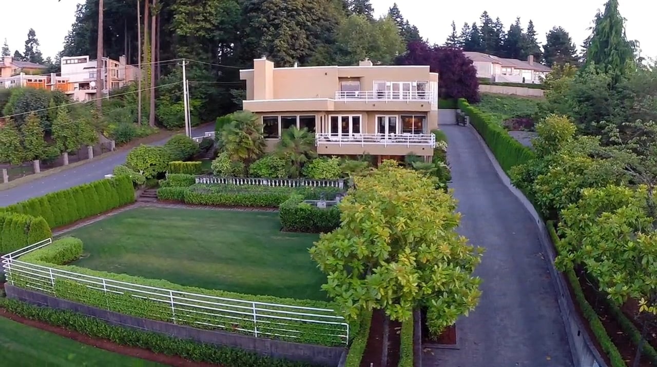 9085 NE 26th St, Clyde Hill 98004